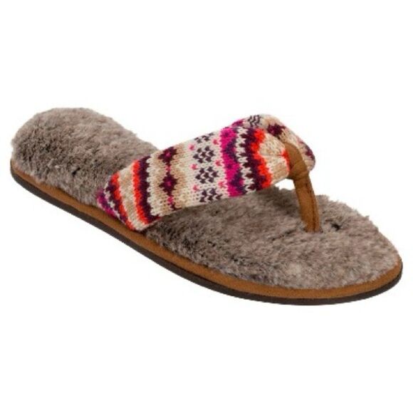 Womens Dluxe by Dearfoams® Cindy Sweater Knit Thong Slippers - Picture 1 of 6